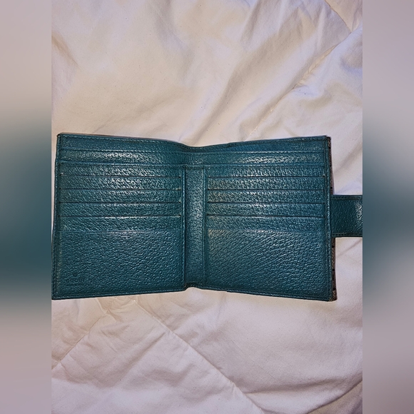 Authentic Gucci Wallet - Picture 4 of 17